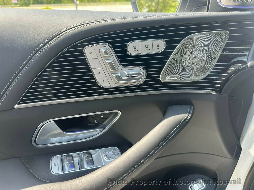 Used 2026 Mercedes-Benz Maybach GLS 600 4MATIC image 17