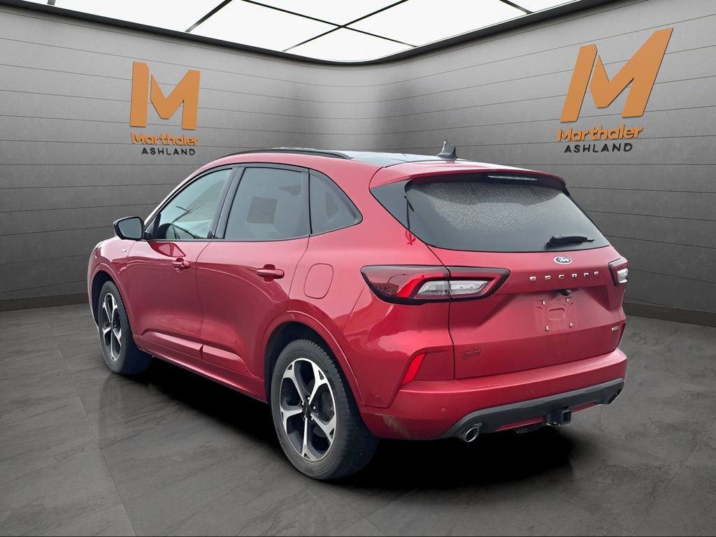 Used 2023 Ford Escape ST-Line Elite w/ Premium Technology Package image 3