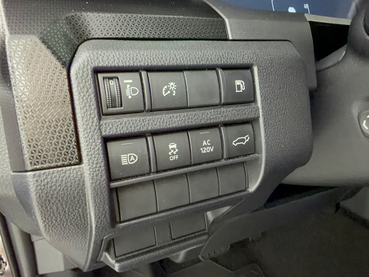 Used 2025 Toyota 4Runner Limited AWD/4WD image 31