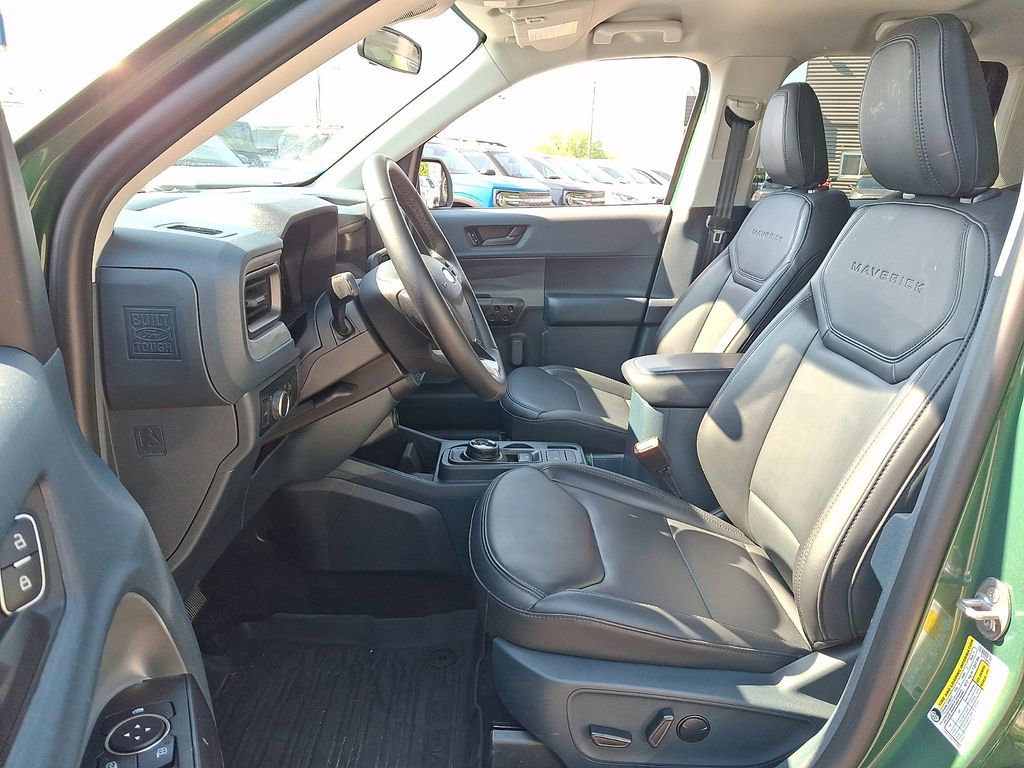 Used 2025 Ford Maverick Lariat w/ Black Appearance Package AWD/4WD image 14