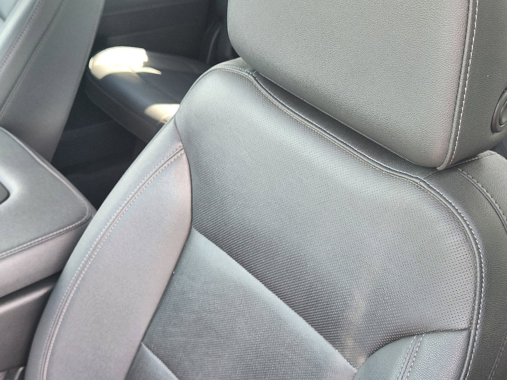 Used 2025 GMC Sierra 1500 SLT image 14