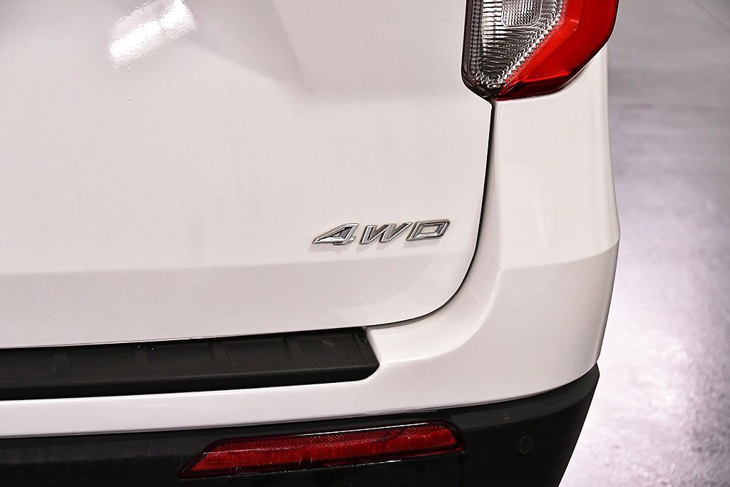 Used 2022 Ford Explorer XLT image 12