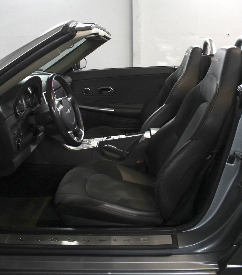 Used 2005 Chrysler Crossfire SRT-6 image 10