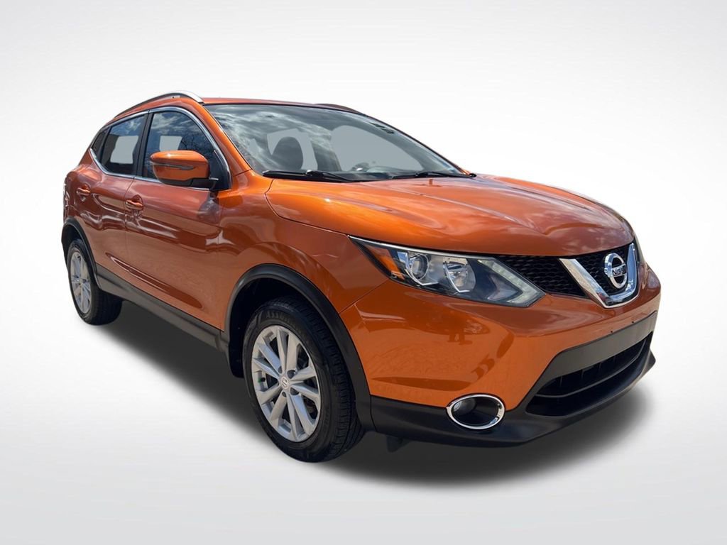 Used 2017 Nissan Rogue Sport SV w/ SV All-Weather Package AWD/4WD image 3