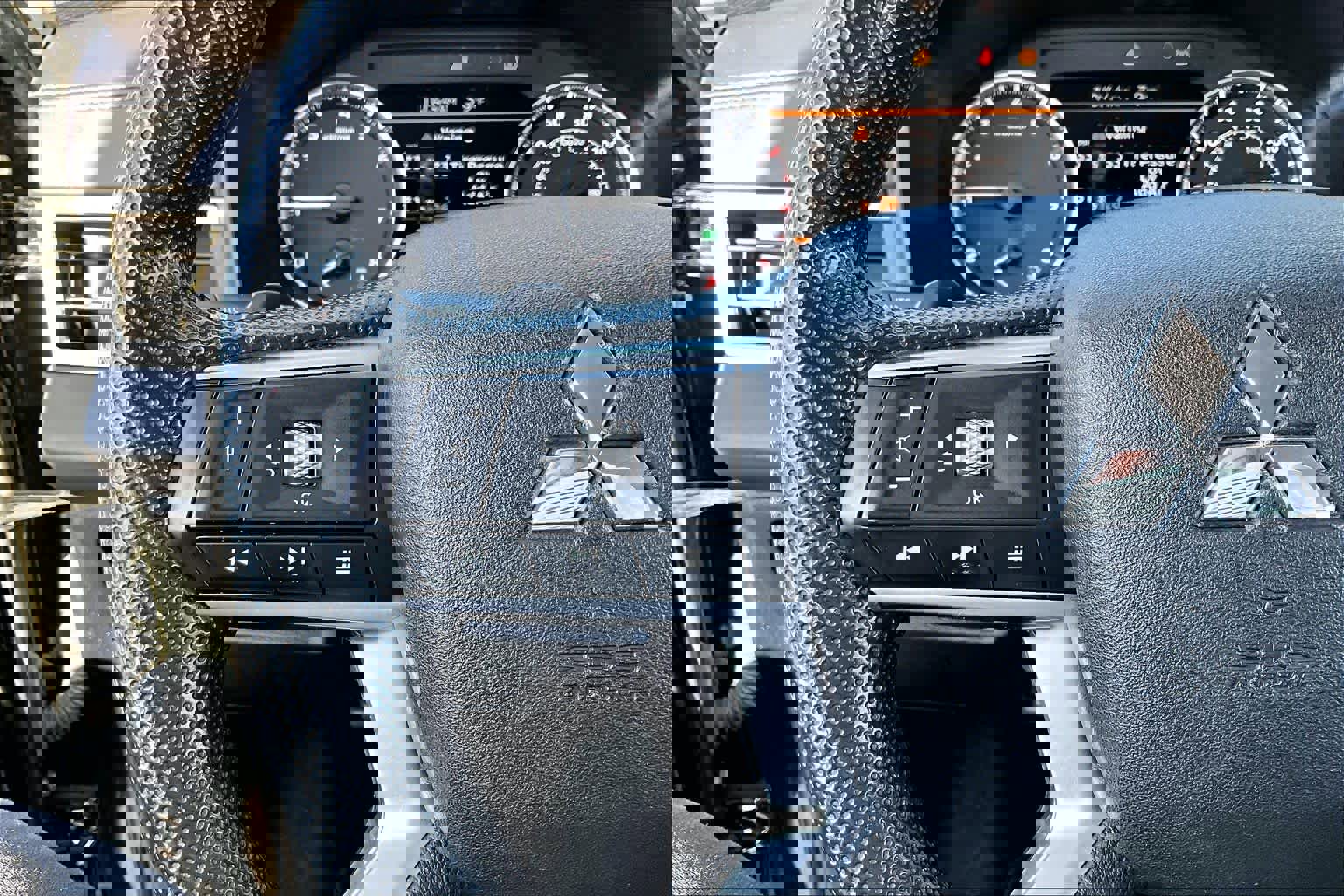 Used 2023 Mitsubishi Outlander ES image 23