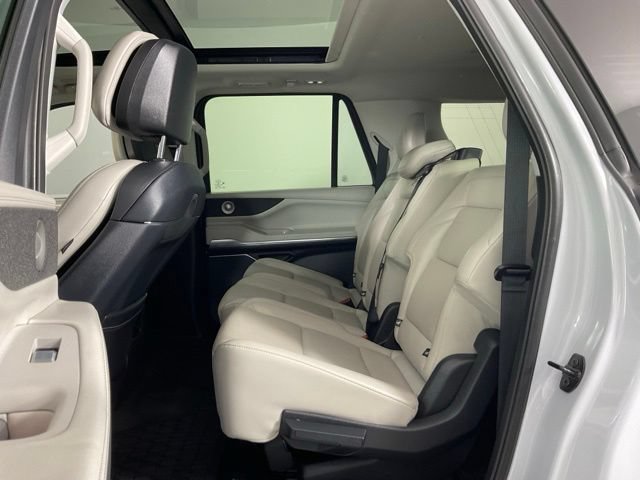 Used 2025 Lincoln Navigator L Reserve AWD/4WD image 23