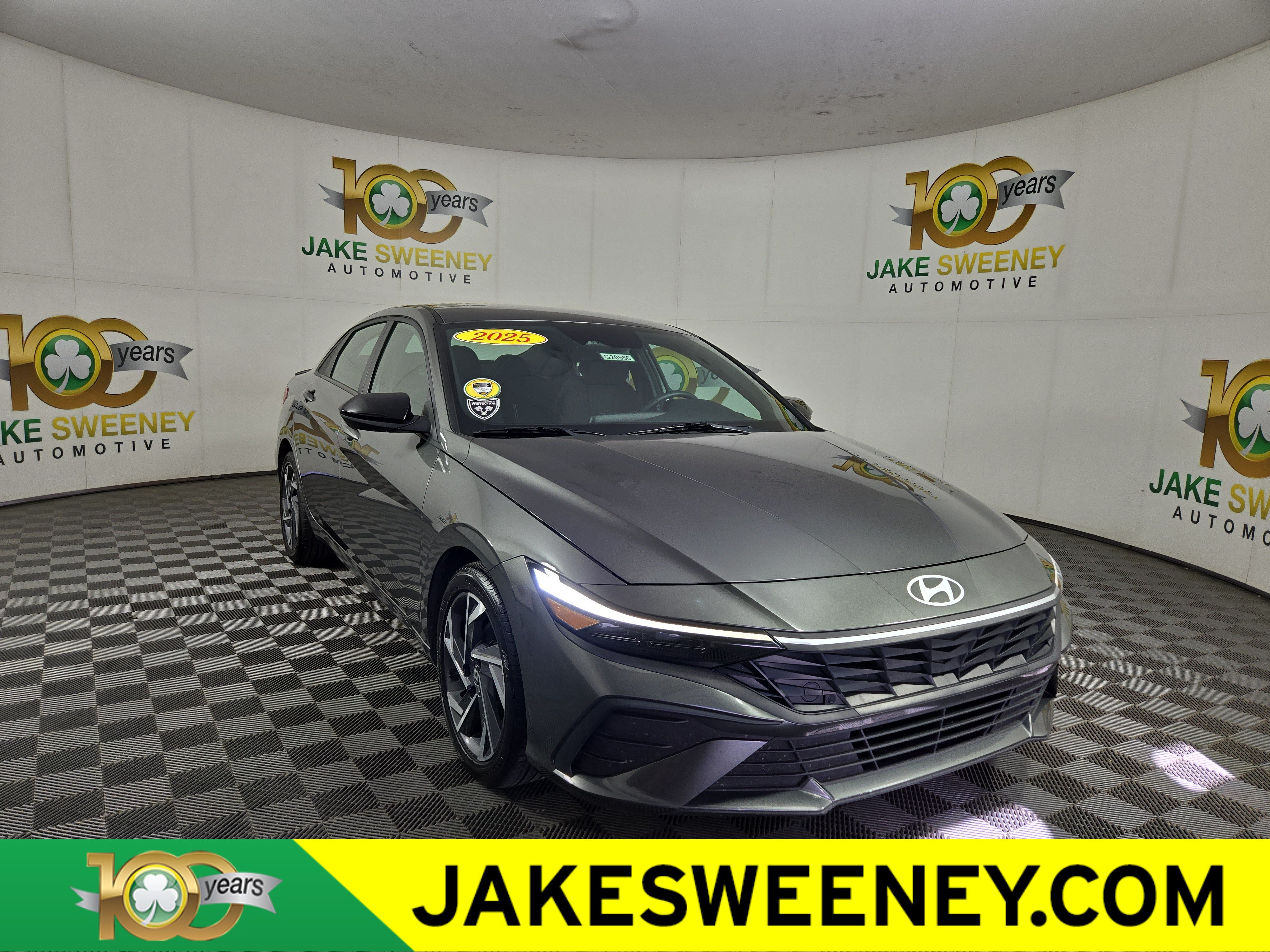Used 2025 Hyundai Elantra Sport FWD image 1