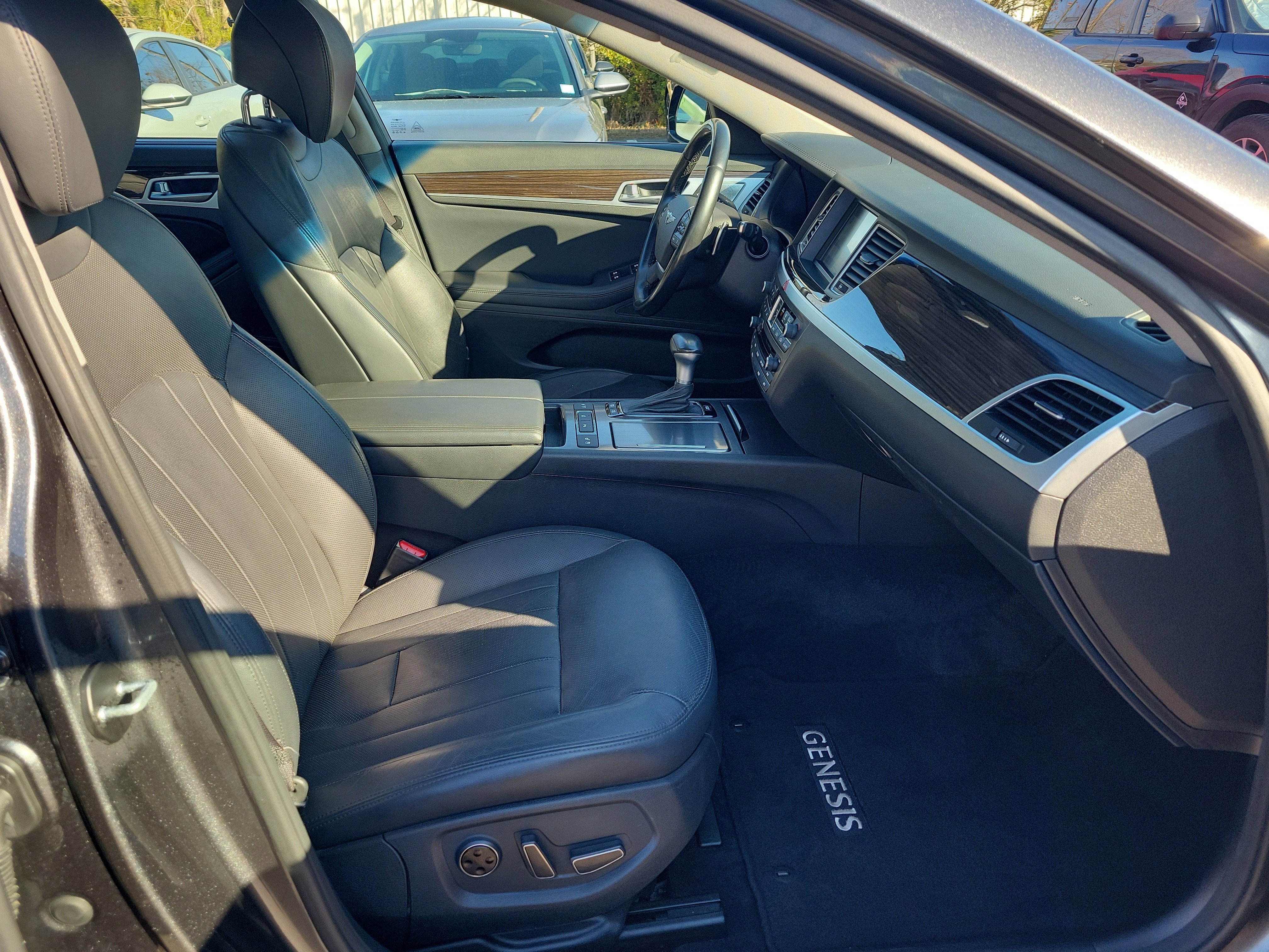 Used 2018 Genesis G80 3.8 w/ Option Group 02 image 7