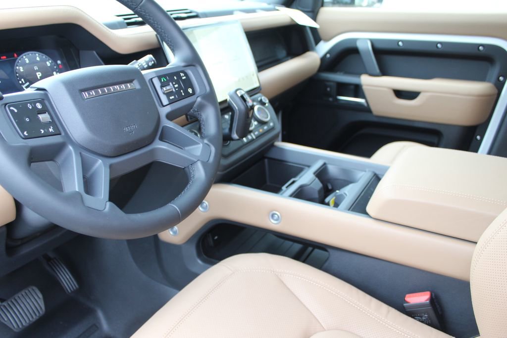 New 2026 Land Rover Defender 130 X-Dynamic SE image 11