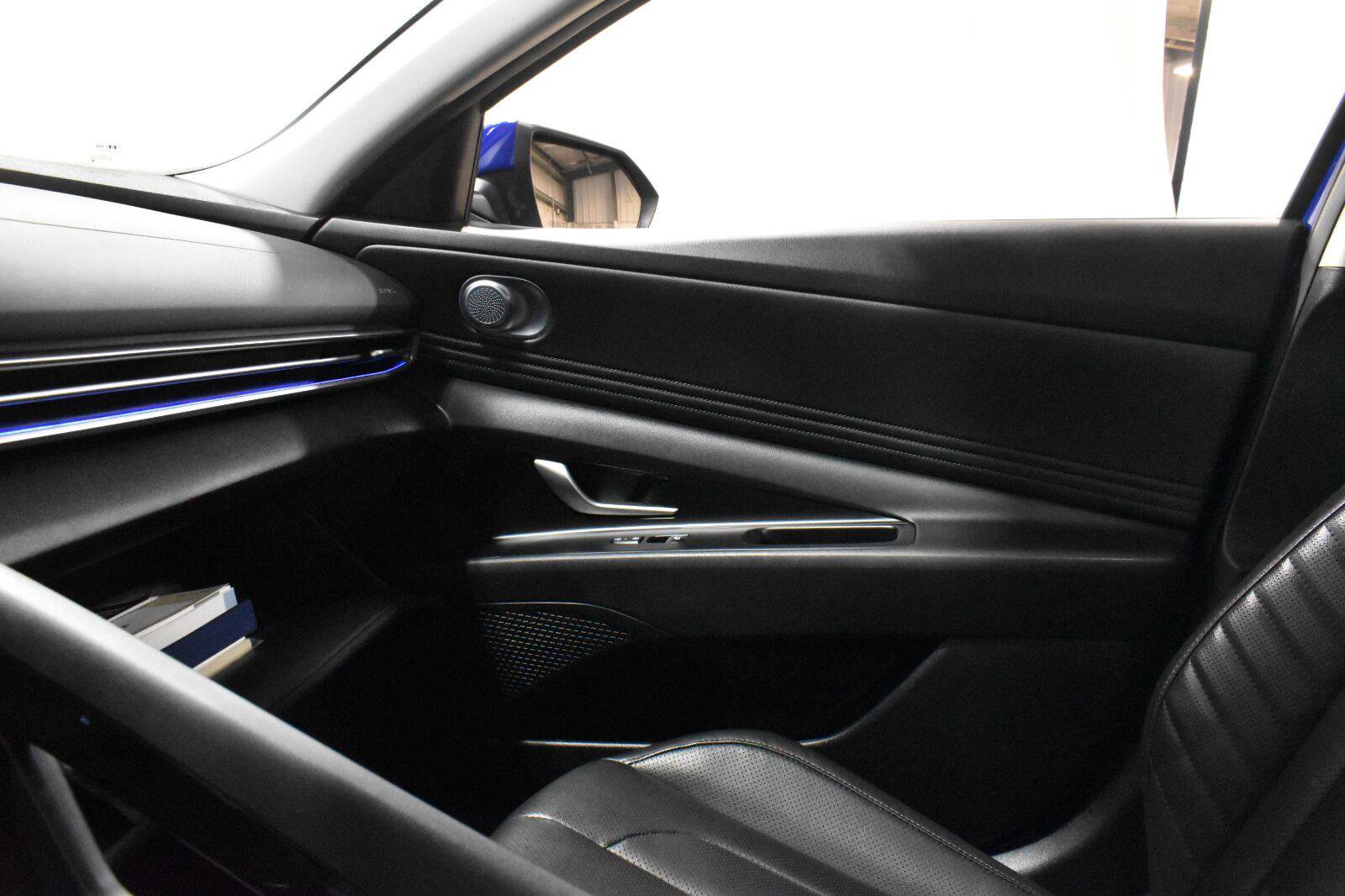 Used 2024 Hyundai Elantra Limited FWD image 18
