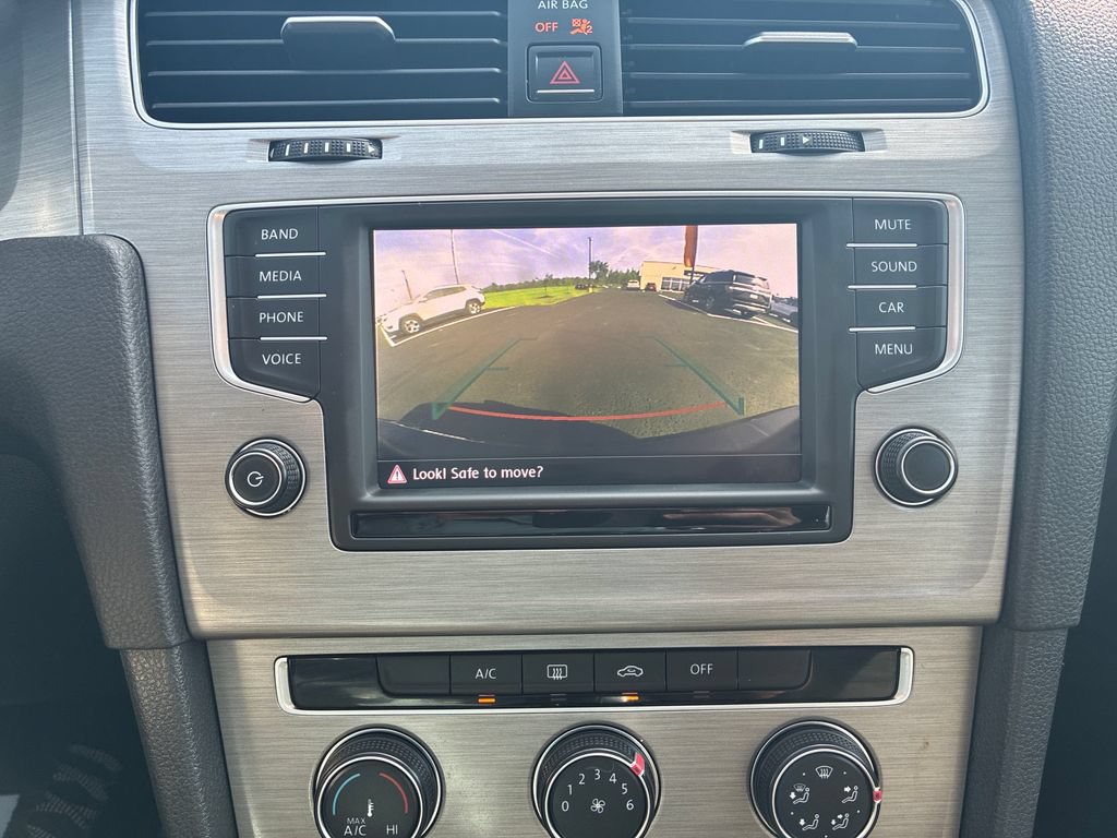Used 2016 Volkswagen Golf S FWD image 25