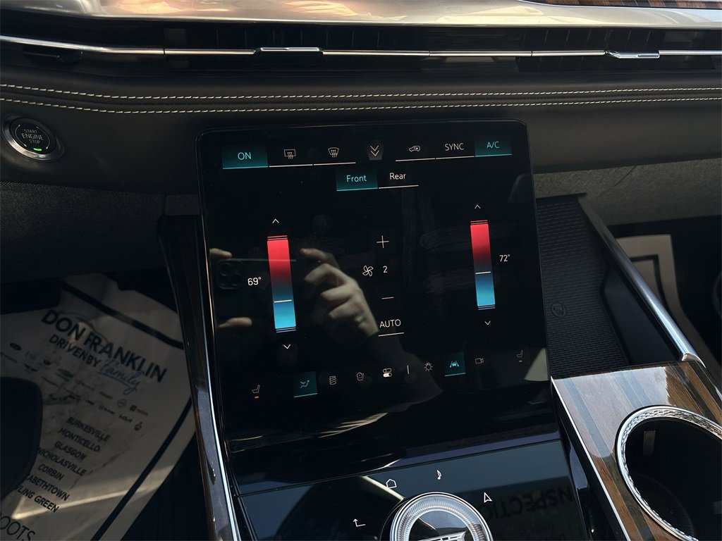 Used 2025 Cadillac Escalade Premium Luxury Platinum image 25