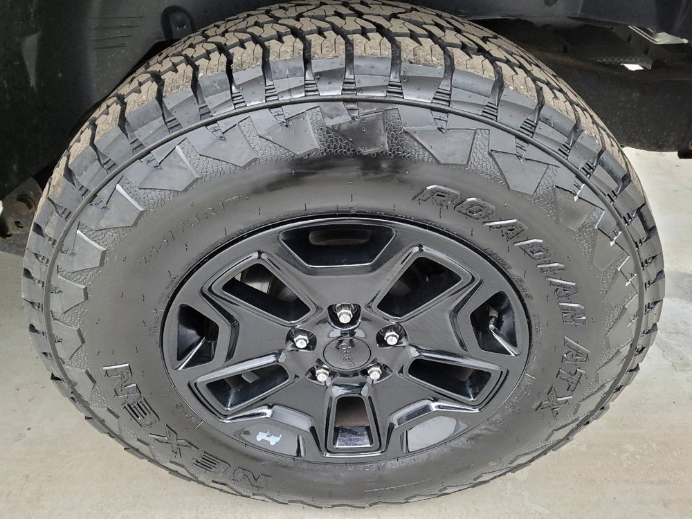 Used 2018 Jeep Wrangler Unlimited Sport image 31