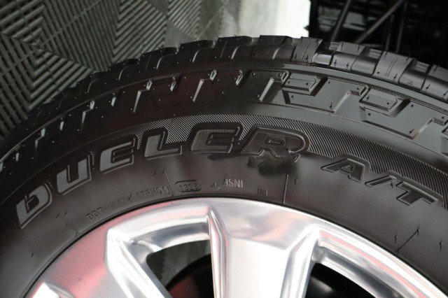 Used 2022 Ford F250 Platinum w/ FX4 Off-Road Package AWD/4WD image 92