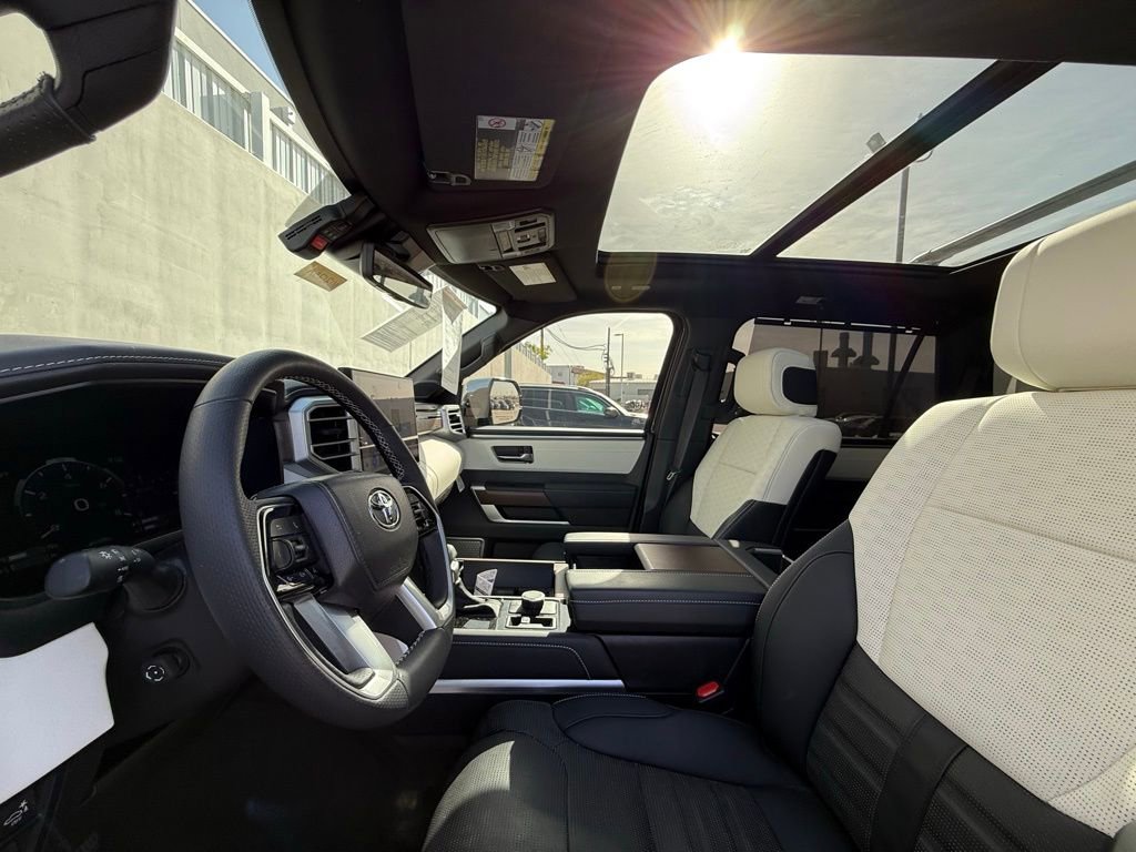 Used 2025 Toyota Sequoia Capstone image 5