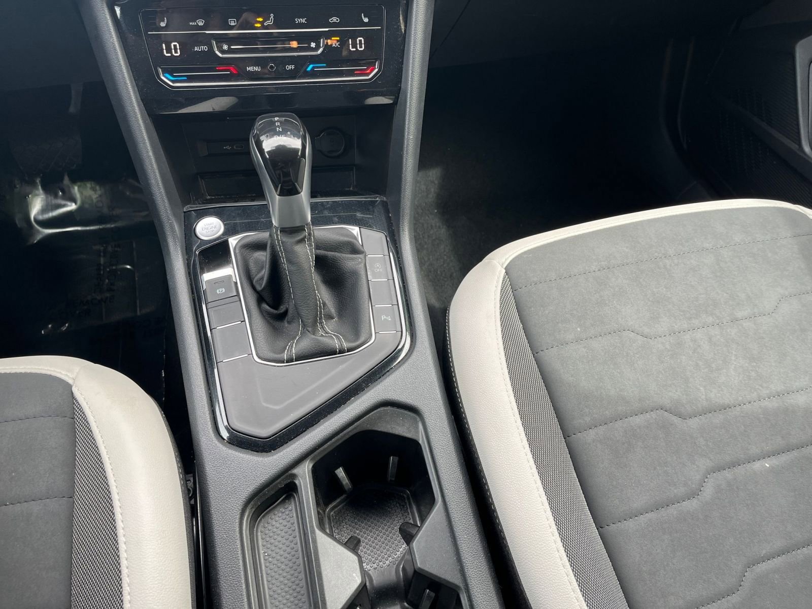 Used 2025 Volkswagen Taos SE image 42