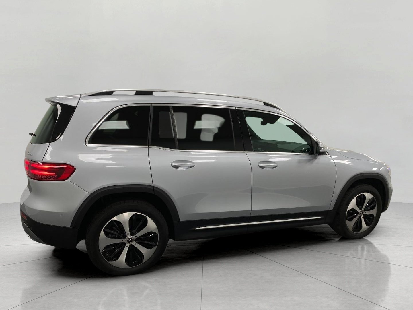 Certified 2026 Mercedes-Benz GLB 250 4MATIC image 33