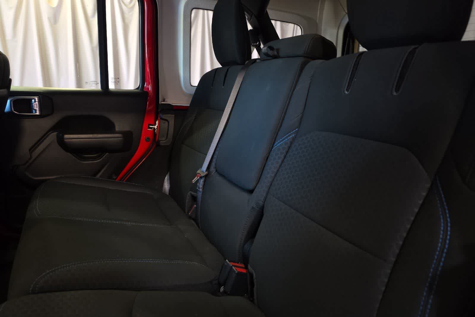 Used 2024 Jeep Wrangler Unlimited Rubicon 4xe AWD/4WD image 17