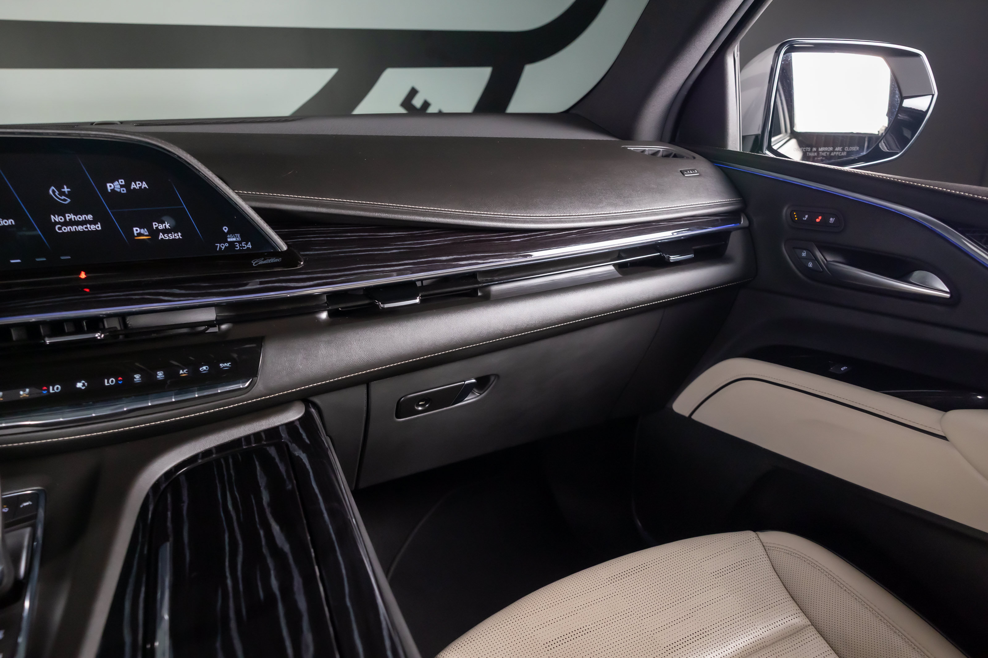 Used 2023 Cadillac Escalade Sport w/ LPO, ONYX Package AWD/4WD image 8