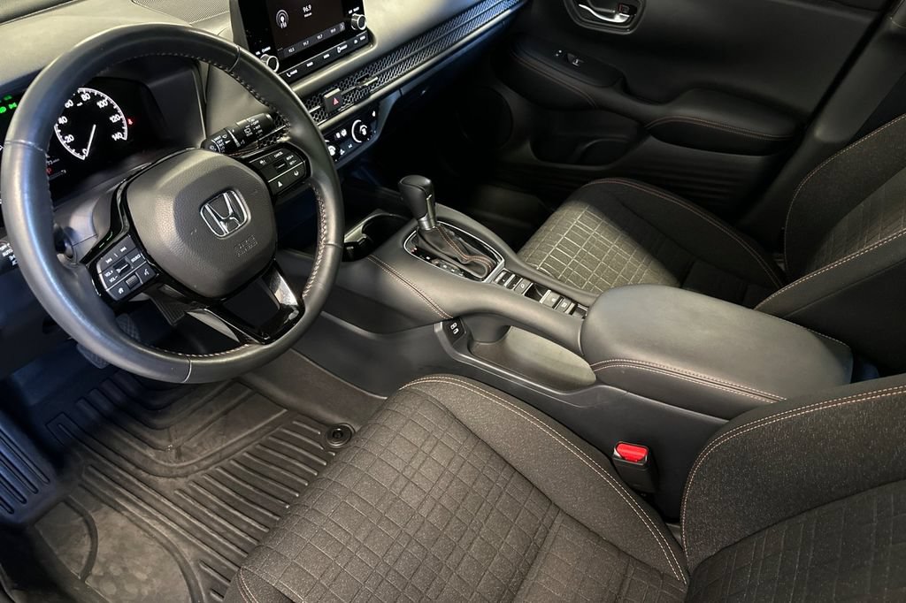 Used 2025 Honda HR-V Sport image 10