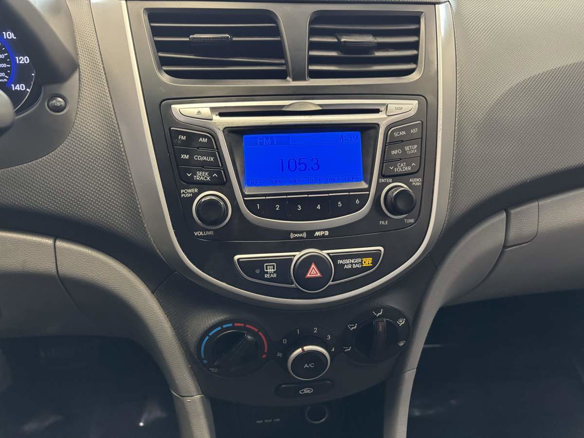 Used 2012 Hyundai Accent GS image 17