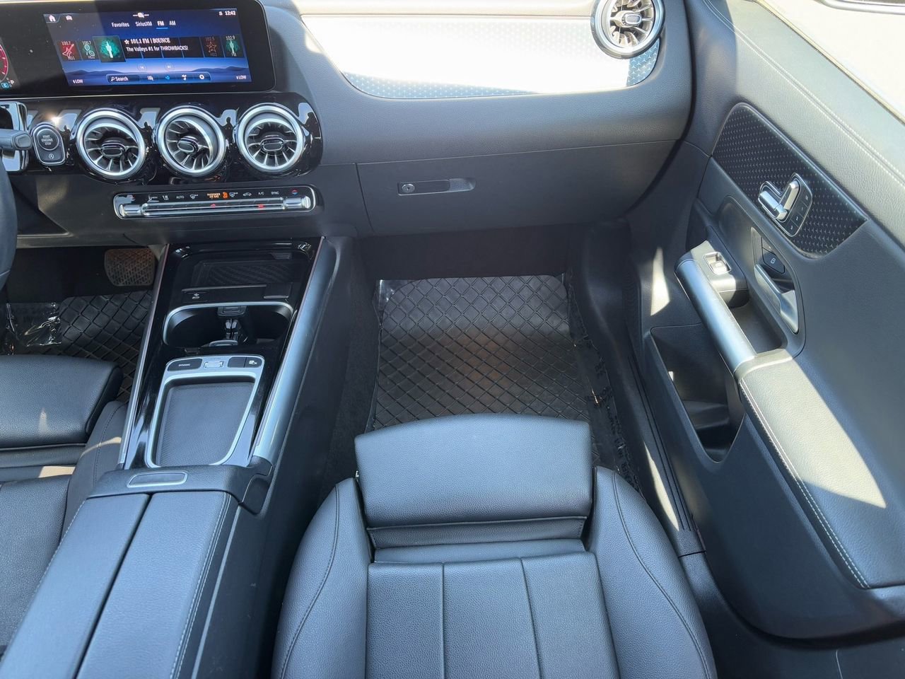 Used 2025 Mercedes-Benz GLA 250 4MATIC image 15