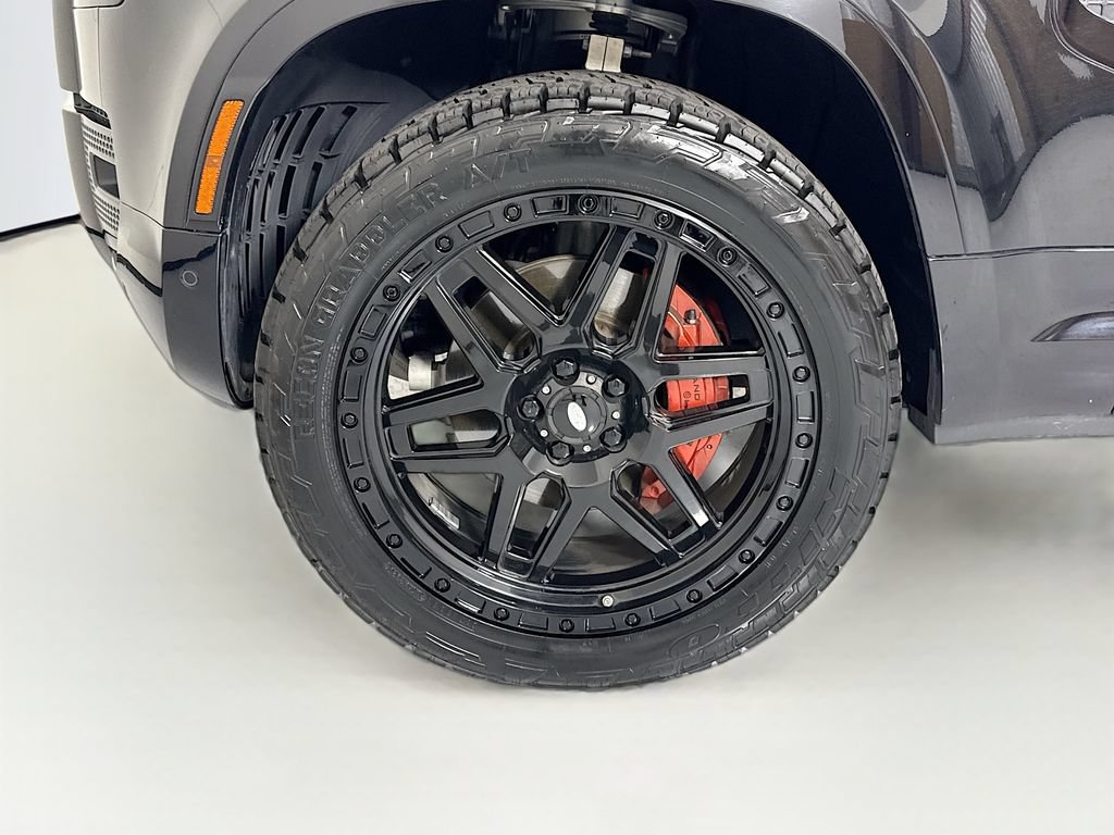 Certified 2023 Land Rover Defender 130 X AWD/4WD image 31
