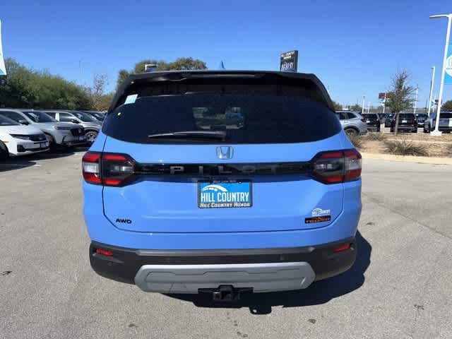 Used 2025 Honda Pilot TrailSport image 3