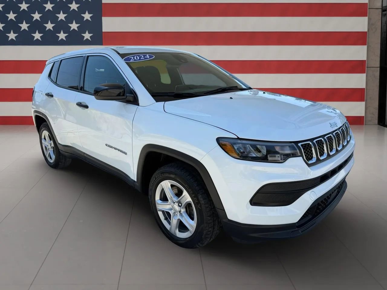 Used 2024 Jeep Compass Sport image 3