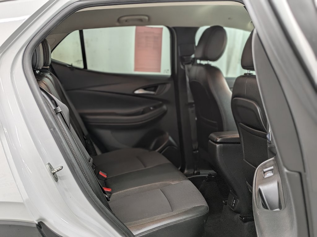 Used 2021 Buick Encore GX Preferred w/ Cold Weather Comfort Package FWD image 19