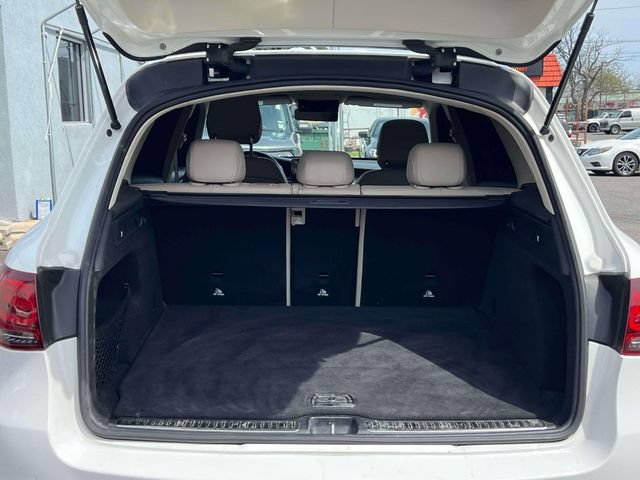 Used 2022 Mercedes-Benz GLC 300 w/ Premium Package Lite image 10