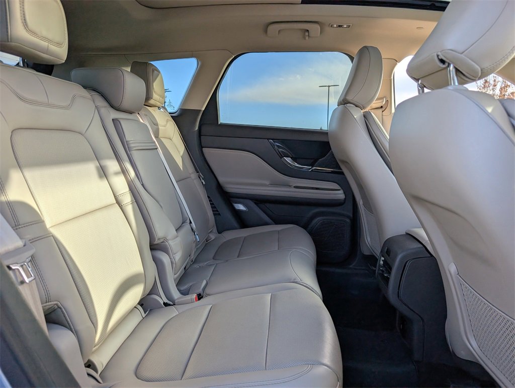 Used 2022 Lincoln Corsair AWD w/ Premium Package image 19