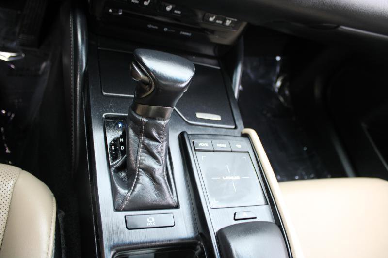 Used 2020 Lexus ES 350 w/ Premium Package FWD image 23