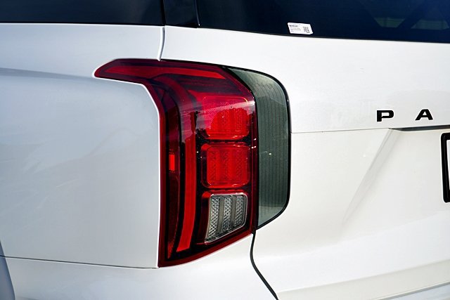 Certified 2025 Hyundai Palisade Calligraphy AWD/4WD image 8