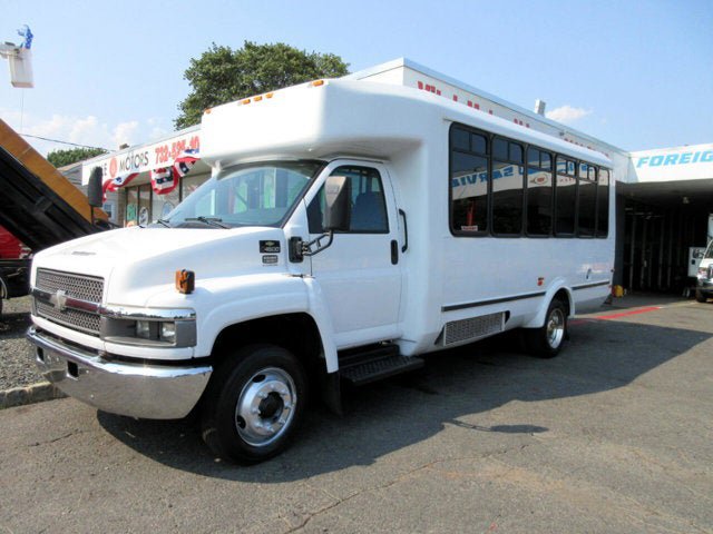 Used 2009 Chevrolet Kodiak C4500 2WD Regular Cab image 2
