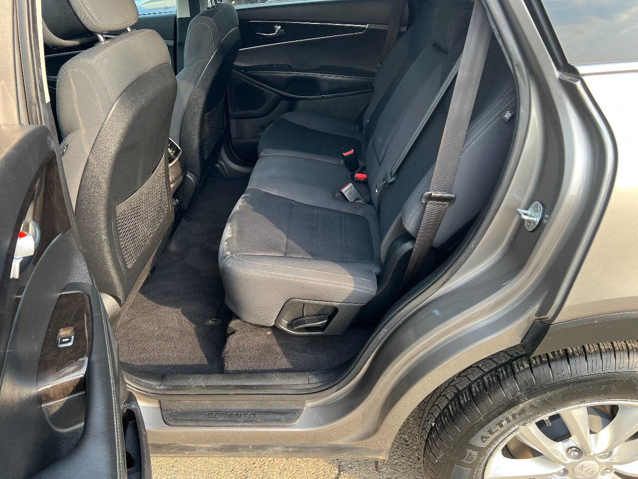 Used 2016 Kia Sorento AWD image 22