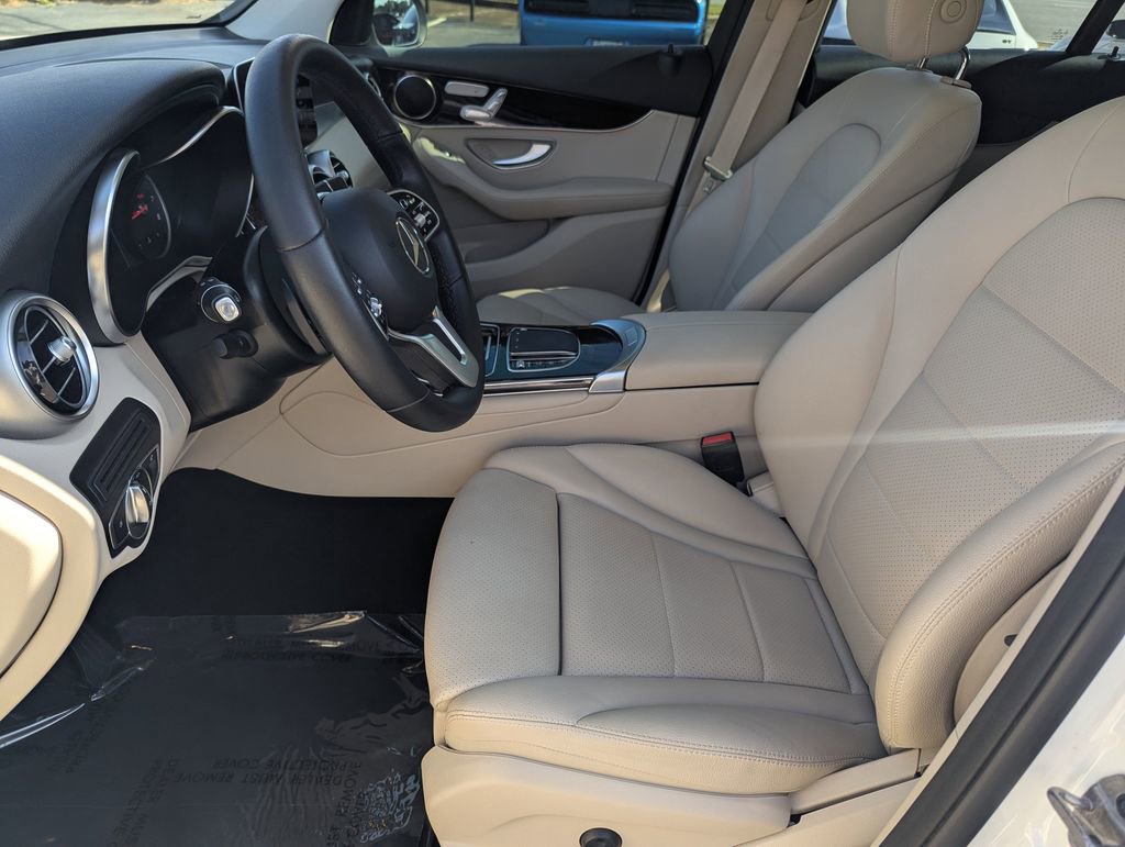 Used 2022 Mercedes-Benz GLC 300 w/ Premium Package Lite image 10