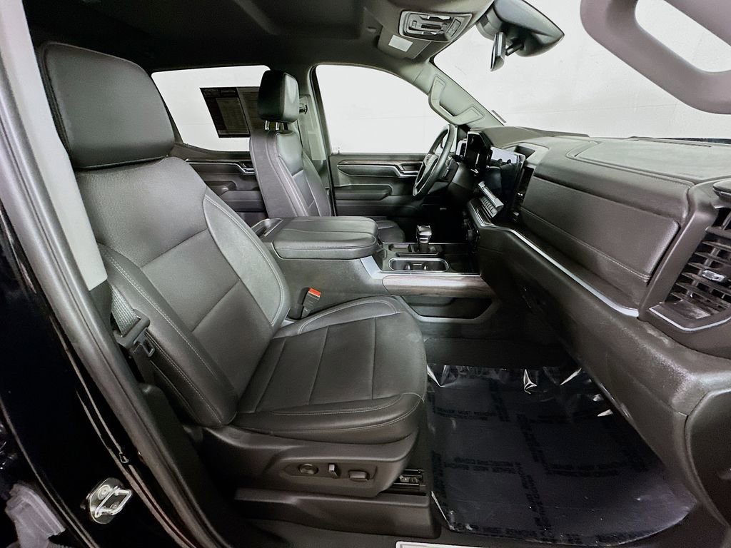 Used 2024 Chevrolet Silverado 1500 LTZ AWD/4WD image 12