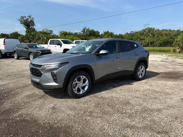 New 2026 Chevrolet Trax LS w/ LS Convenience Package FWD image 2
