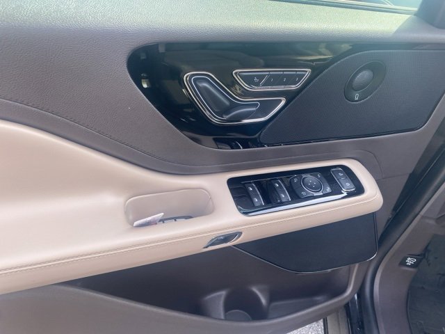 Used 2022 Lincoln Aviator Reserve w/ Elements Package Plus image 17