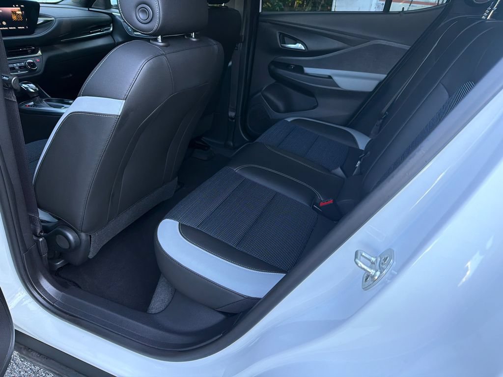 Used 2025 Buick Envista Preferred FWD image 20