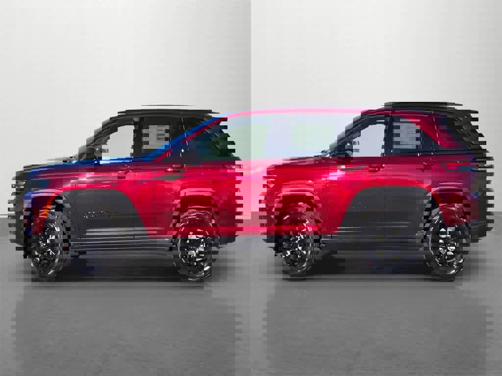 New 2025 Jeep Grand Cherokee Laredo image 3