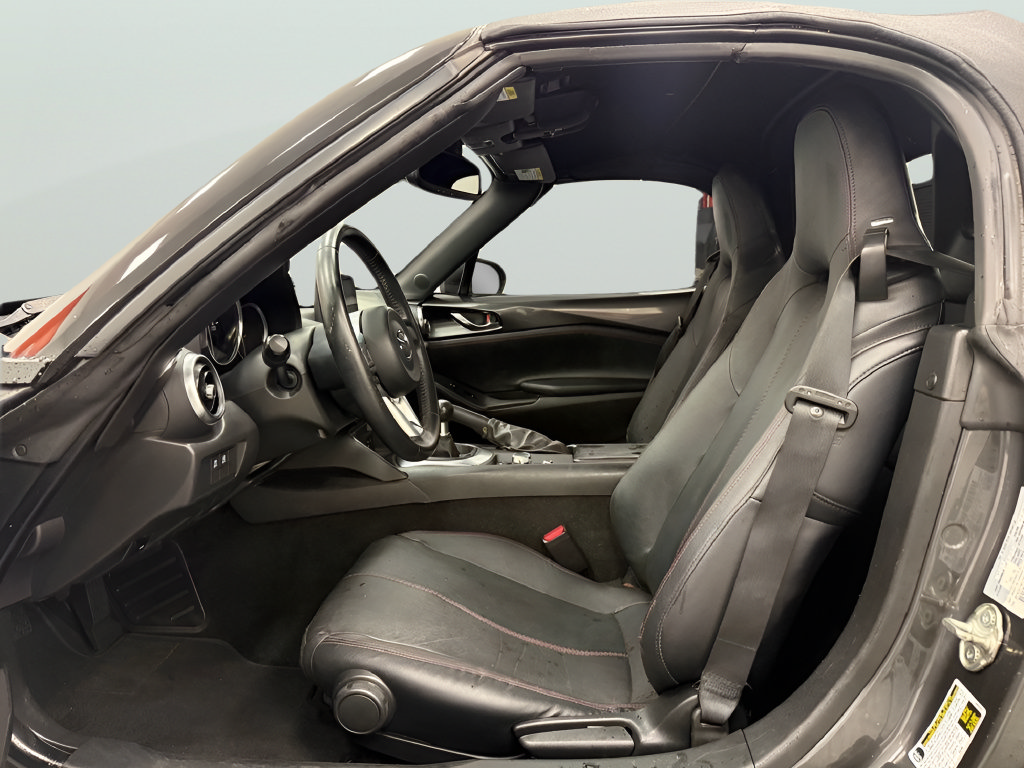 Used 2019 MAZDA MX-5 Miata Grand Touring w/ GT-S Package RWD image 25
