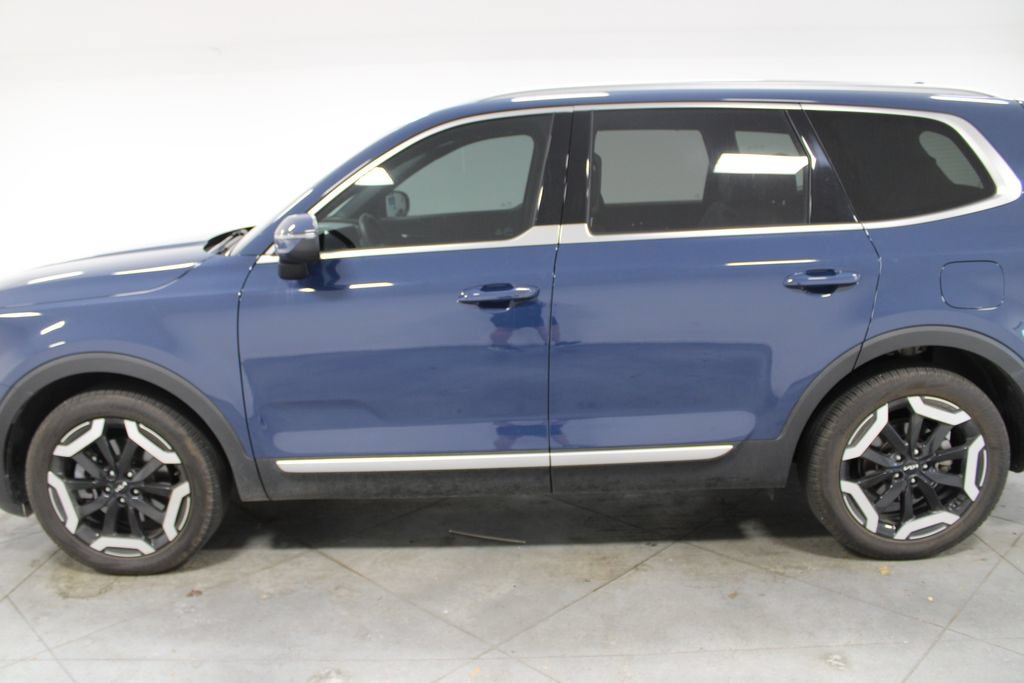 Used 2024 Kia Telluride EX FWD image 6
