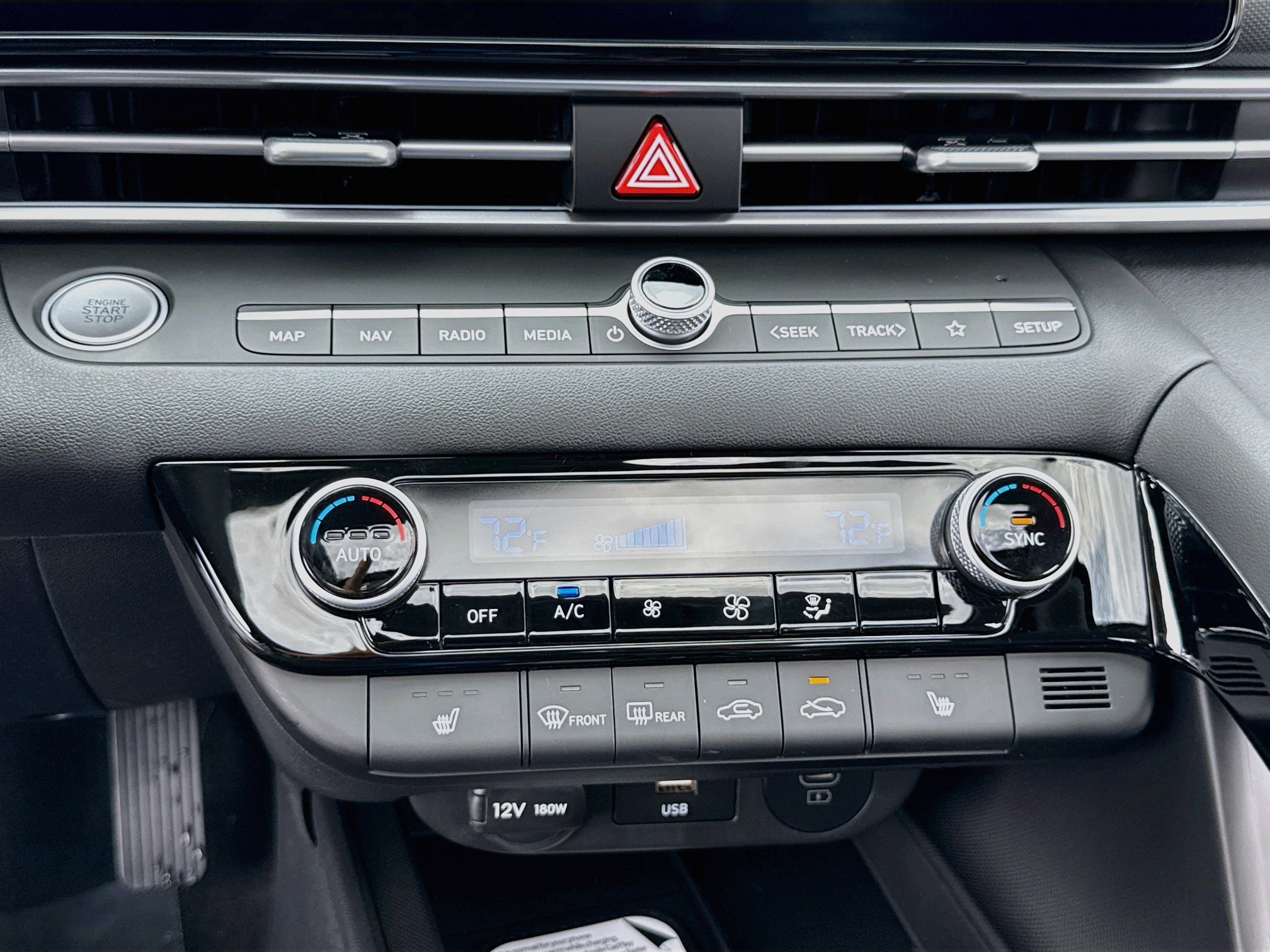 New 2026 Hyundai Elantra Limited FWD image 11