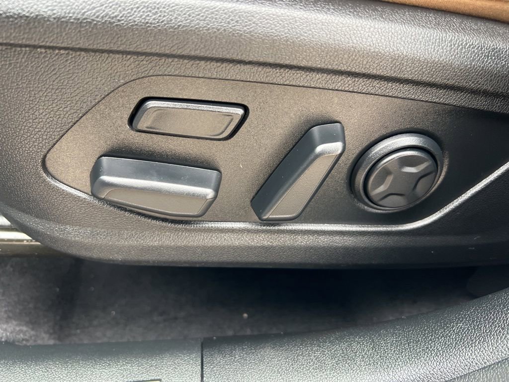 Certified 2025 Kia Sorento SX Prestige w/ Olive Brown Leather Package image 54