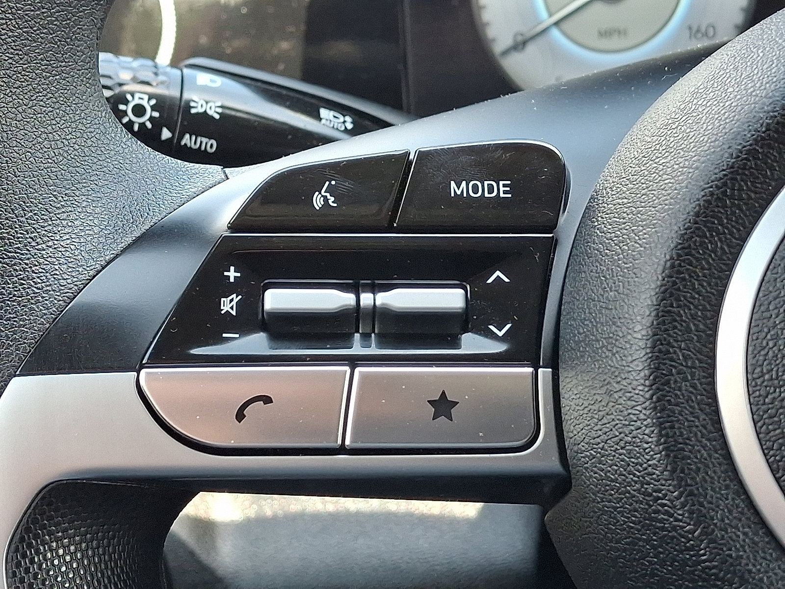 Used 2024 Hyundai Elantra SEL FWD image 23