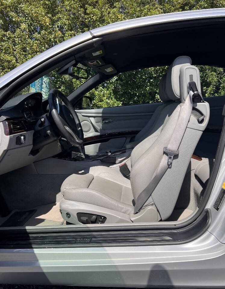 Used 2011 BMW 335i Convertible RWD image 16