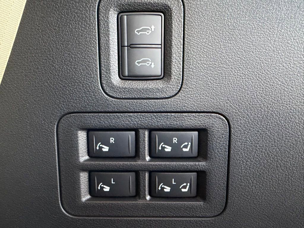 New 2026 Nissan Armada Platinum Reserve image 9