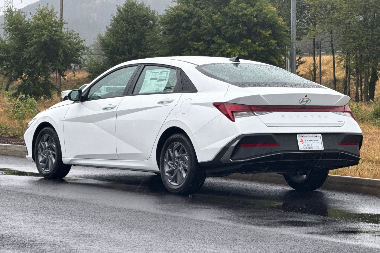 New 2026 Hyundai Elantra Hybrid FWD image 5